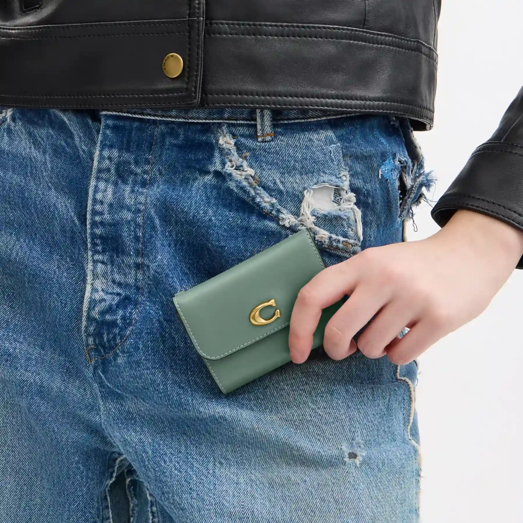 Essential Card Holder Wallet Essential Card Holder Wallet