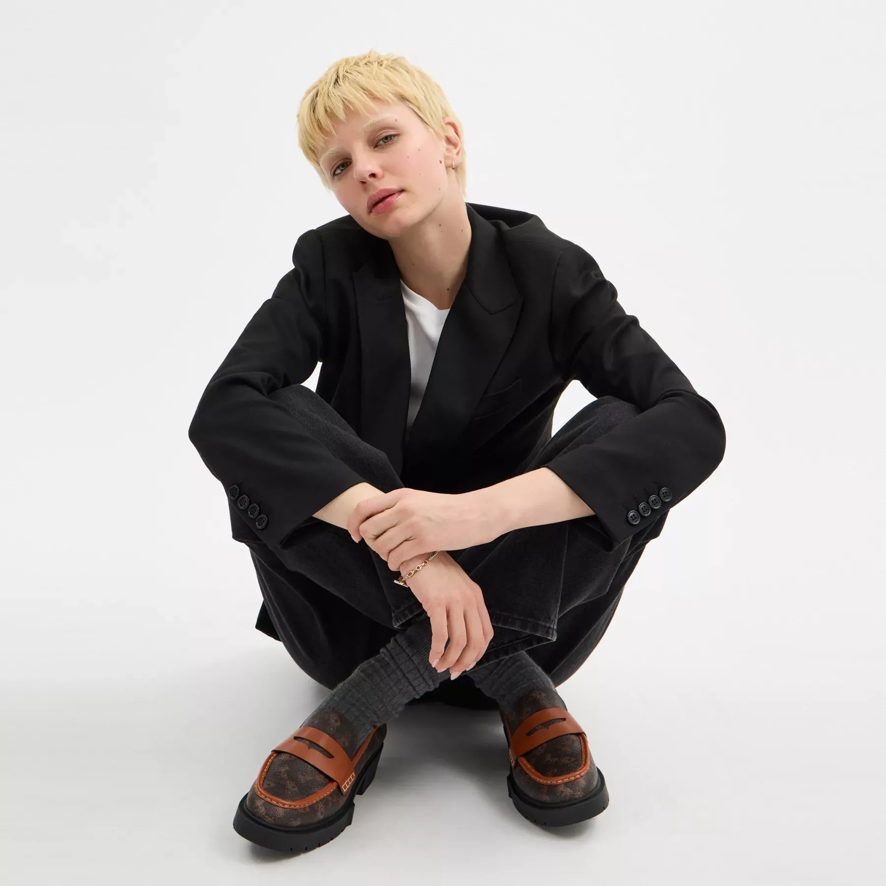 Leah Loafer With Horse And Carriage Print Leah Loafer With Horse And Carriage Print